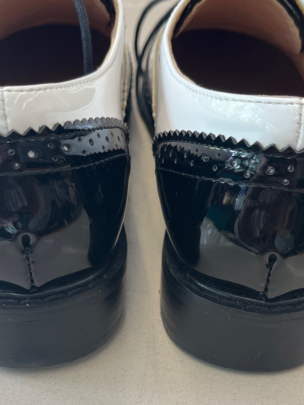 Women’s Oxfords - Saddle Shoe Style - Picture 2 of 8